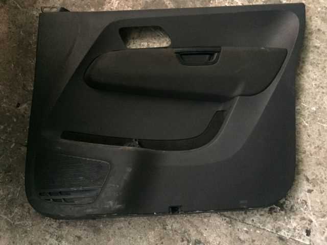 Volkswagen Amarok Çıkma Yedek Sag Ön Kapı Döşemesi